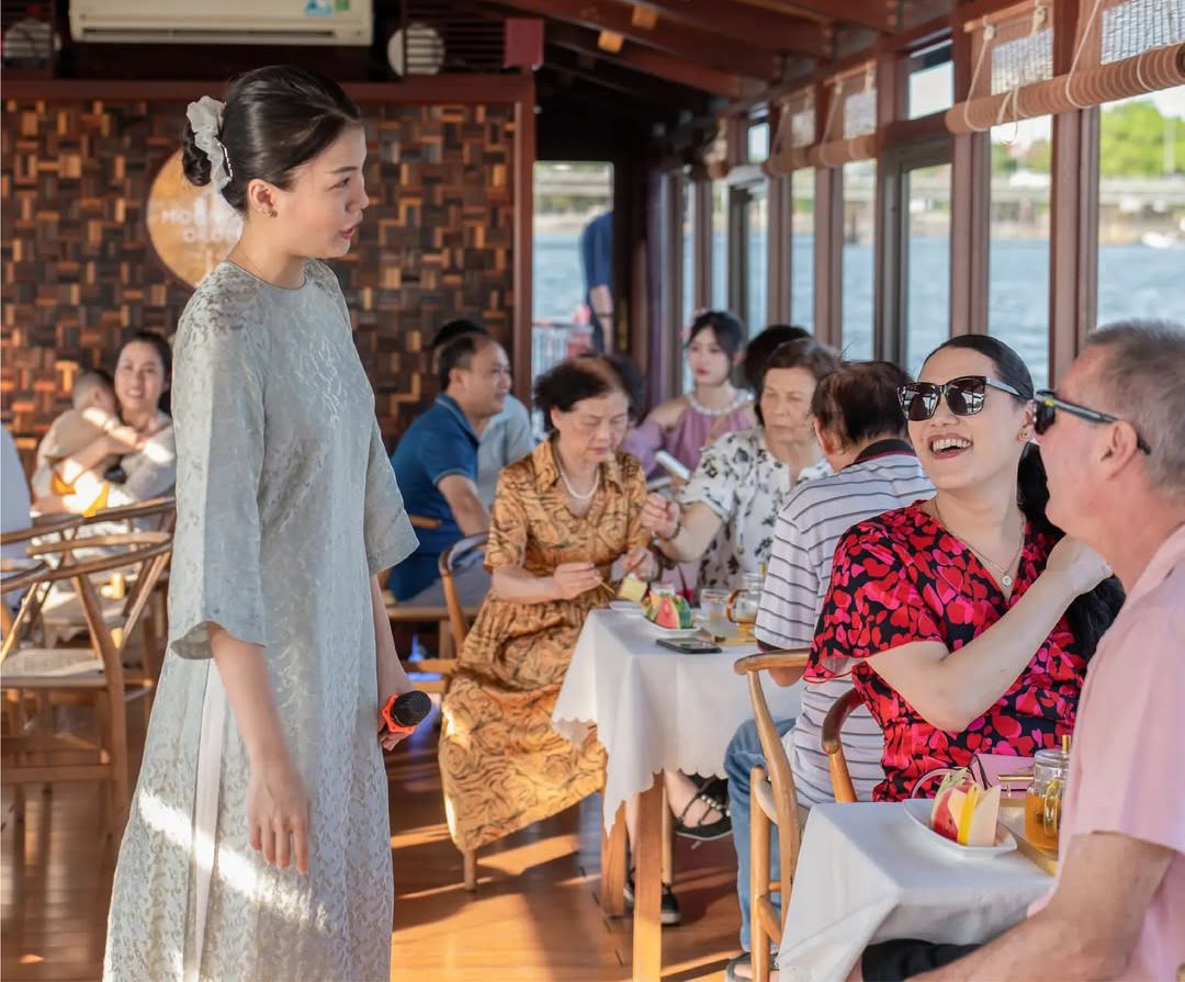 Chọn Du Thuyền Cao Cấp Cho Sự Kiện.