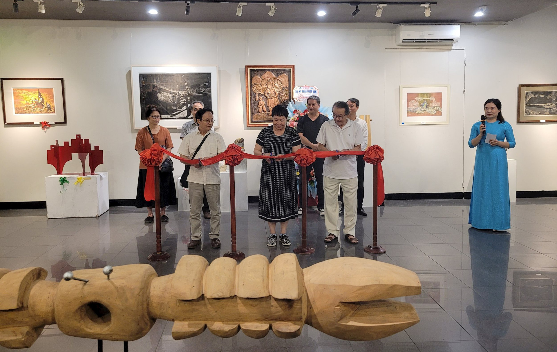 Quang Hà hỗ trợ ghi hình toàn bộ sự kiện và truyền thông.