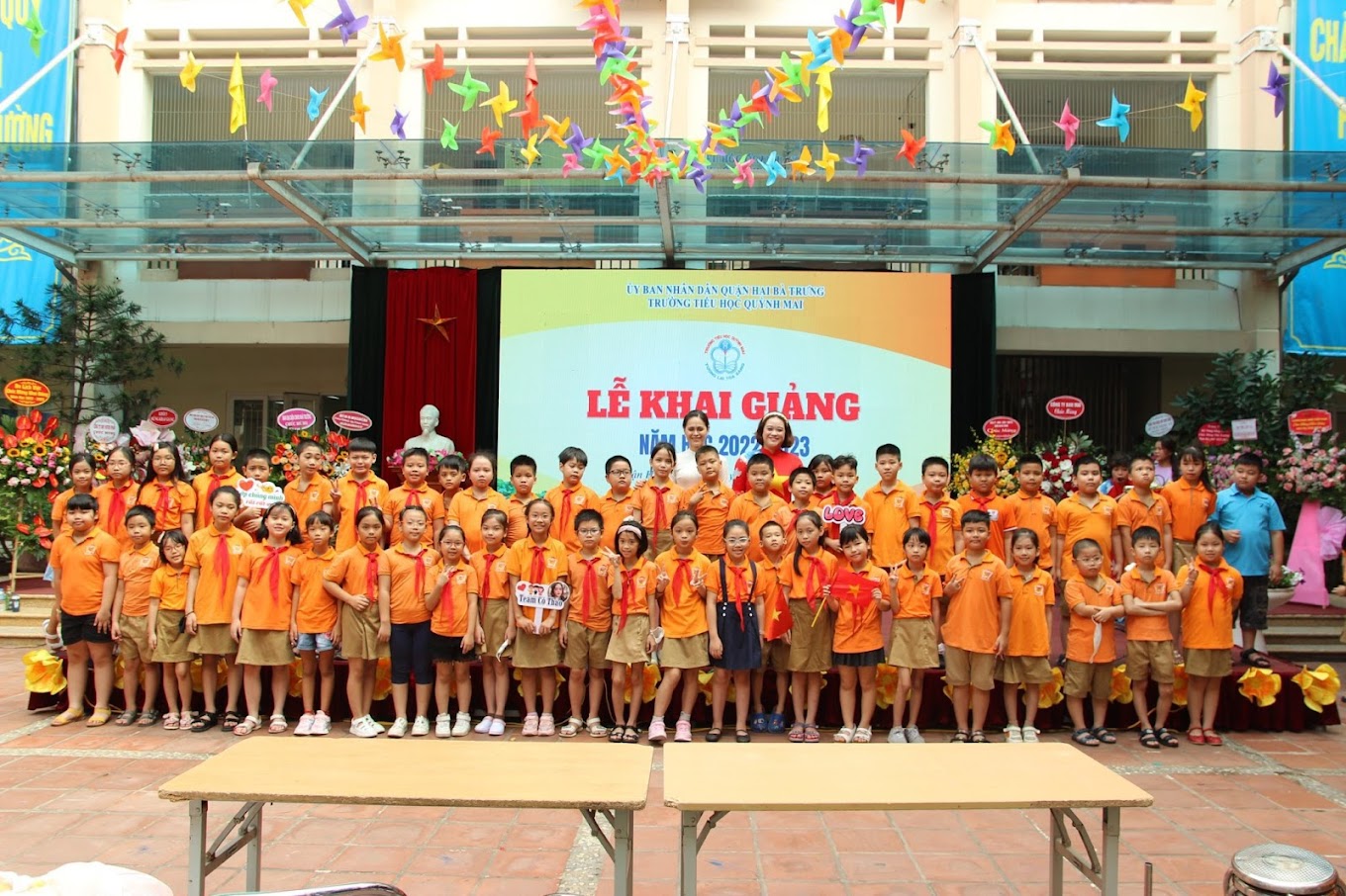Phân công nhiệm vụ cho từng bộ phận: MC, hậu cần, kỹ thuật âm thanh – ánh sáng, truyền thông.