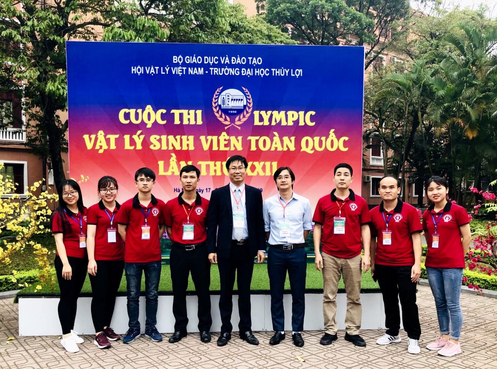 Thi Olympic dành cho sinh viên.